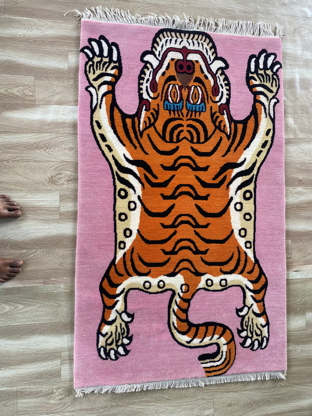 Hand Knotted Carpet – Elegant Oriental Wool Rug – Classic Design – Multiple Sizes Available