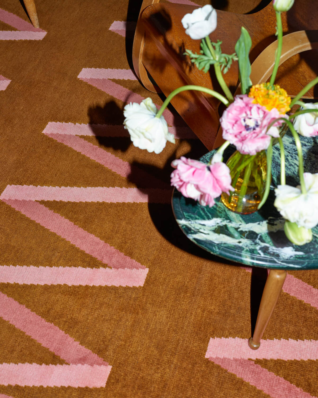 Luxury Hand Tufted Oriental Rug – Plush All‑Over Pattern with Wool Blend